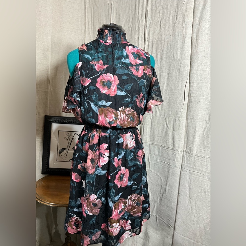 Ivanka Trump floral dress. Size 4.  New without tags